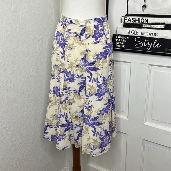 St. John Collection Cream & Purple Floral Silk Blend Skirt Size 8 - Picture 3 of 7